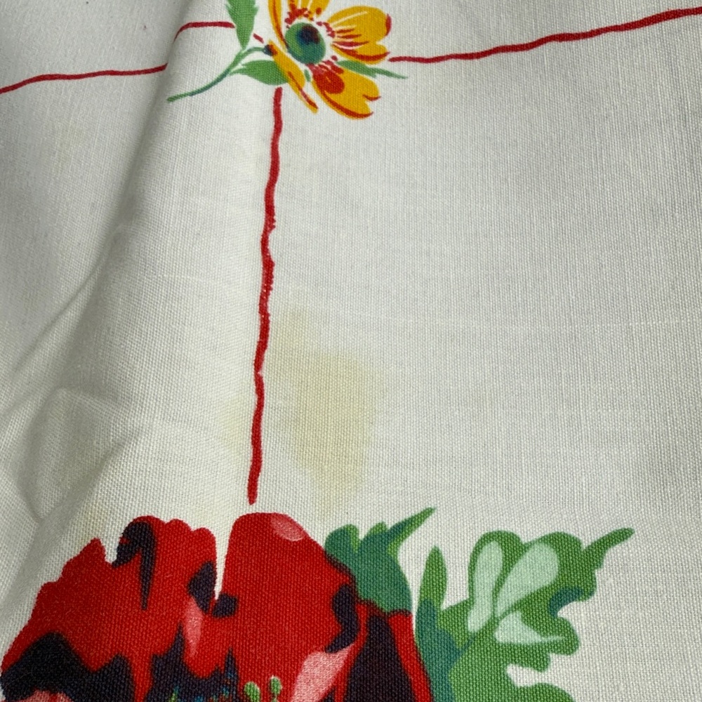 Vintage 1950s Floral & Strawberry Printed Tablecloth – Mid-Century Farmhouse - Picture 9 of 16